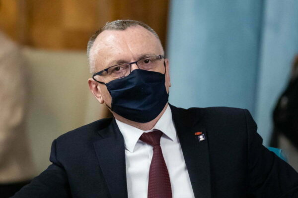 Ministrul Educației consideră că elevii au nevoie de ore de educație sexuală