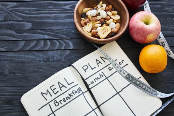 Dieta pentru persoanele sedentare: cum adaptezi porțiile la nivelul de activitate