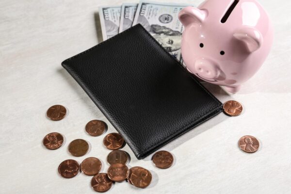 Depozit bancar sau cont de economii: unde îți păstrezi banii
