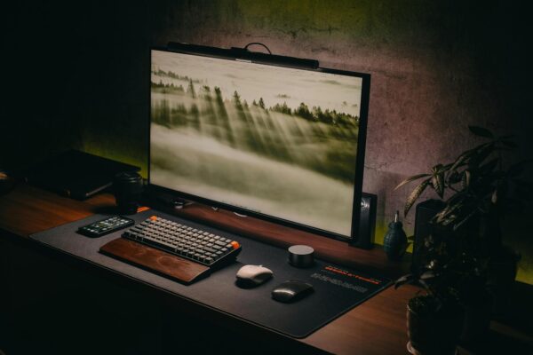 Cum alegi un monitor potrivit pentru birou, gaming sau editare foto