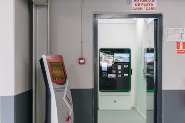 Ai plecat la timp spre aeroport și totuși poți întârzia. Unde poți pierde timp?